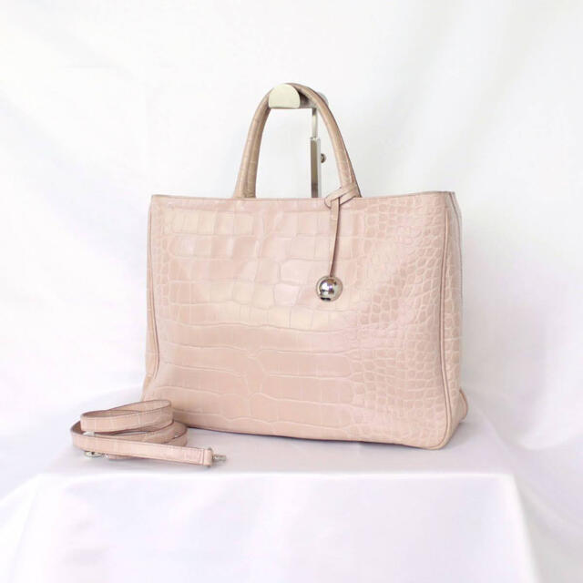 らくらくメ】 FURLA クロコ 2way ハンドバッグ ロゴチャーム 黒 レザー DBHjg-m53398917904 ルカリ フルラ 2way ハンドバッグ ピンク レザー チャーム付き A4対応