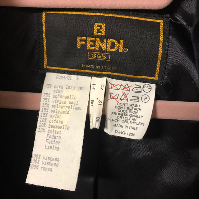 FENDI(フェンディ)のうらら様専用　FENDI ロングコート レディースのジャケット/アウター(ロングコート)の商品写真