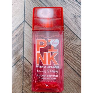 ヴィクトリアズシークレット(Victoria's Secret)のビクトリアシークレット　ボディーミスト　PINK(香水(女性用))