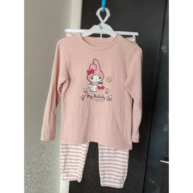 UNIQLO(ユニクロ)のパジャマ 120 キッズ/ベビー/マタニティのキッズ服女の子用(90cm~)(パジャマ)の商品写真