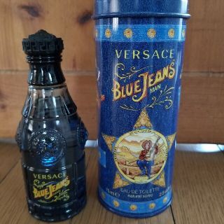 ヴェルサーチ(VERSACE)のヴェルサーチ ブルージーンズ オードトワレ！(香水(男性用))