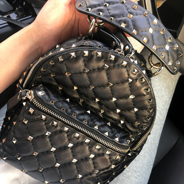 VALENTINO(ヴァレンティノ)のバレンティノ ロックスタッズリュック レディースのバッグ(リュック/バックパック)の商品写真