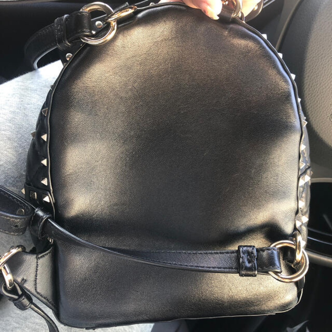 VALENTINO - バレンティノ ロックスタッズリュックの通販 by VALENTINO - バレンティノ ロックスタッズリュックの通販 by