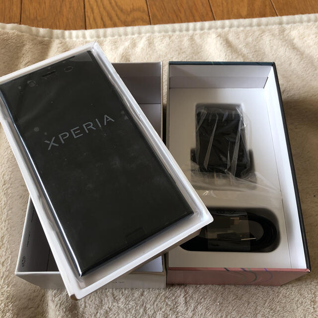 2700mAhカメラXperia XZ1 SIMフリー　G8341