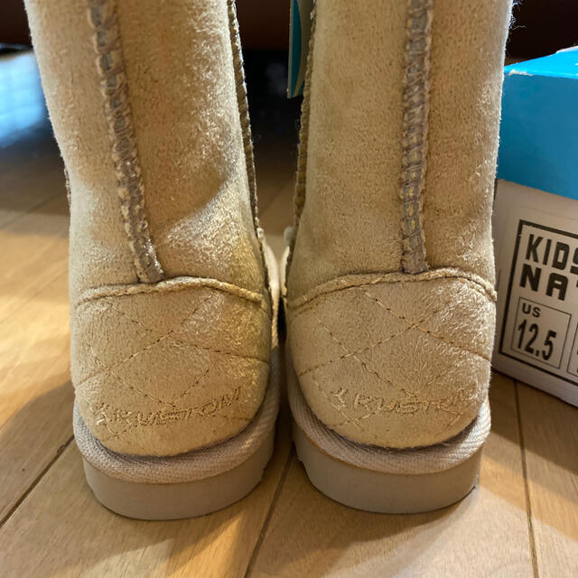 UGG(アグ)の新品タグ付きKUSTOMムートンブーツ18㎝ キッズ/ベビー/マタニティのキッズ靴/シューズ(15cm~)(ブーツ)の商品写真