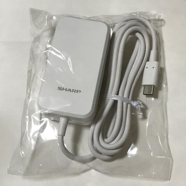 SHARP(シャープ)の未開封、厳重梱包発送　匿名配送 急速充電器 SH-AC05 / 0602PQA スマホ/家電/カメラのスマートフォン/携帯電話(バッテリー/充電器)の商品写真