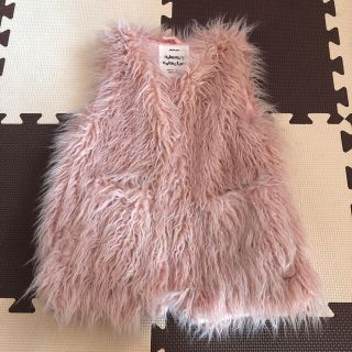 ザラ(ZARA)のZARA girls☆ファーベスト size6/7 120cm(ジャケット/上着)