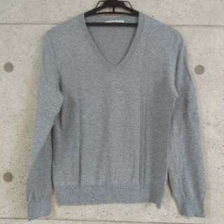 ユニクロ(UNIQLO)の期間限定最終値下げ!淡グレー ユニクロ VネックPremiumコットンニット Ｌ(ニット/セーター)