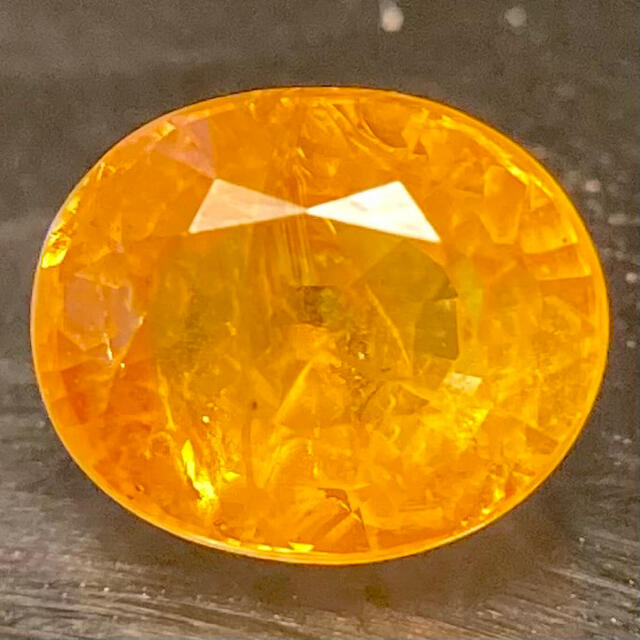 タイ産天然イエローサファイアオーバルカットルース1.75ct