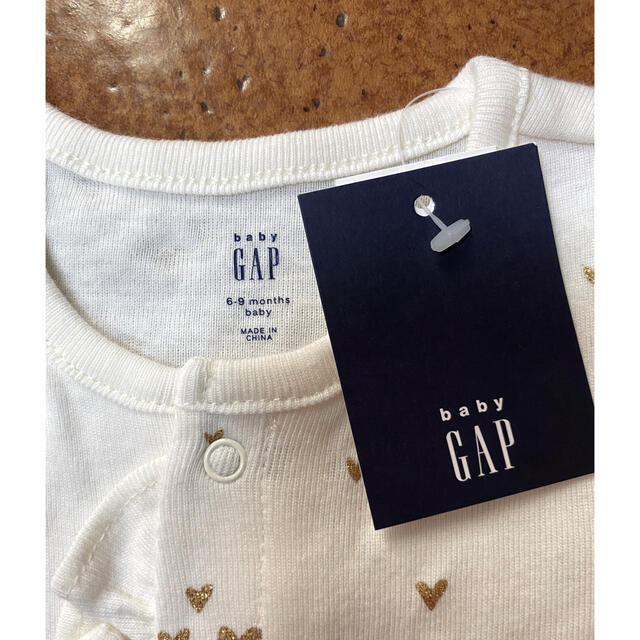 GAP(ギャップ)の新品　送料込　70 GAP ロンパース 6〜9months キッズ/ベビー/マタニティのベビー服(~85cm)(ロンパース)の商品写真