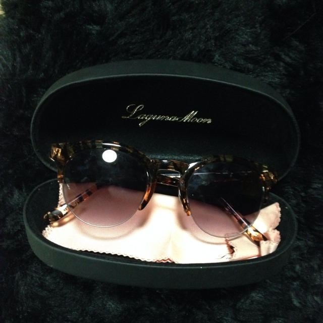 LagunaMoon(ラグナムーン)のサングラス レディースのファッション小物(サングラス/メガネ)の商品写真