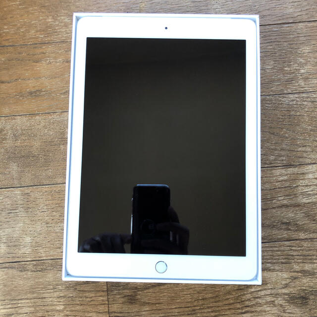 iPad (6th Generation) wifi＋Cellular　32GB