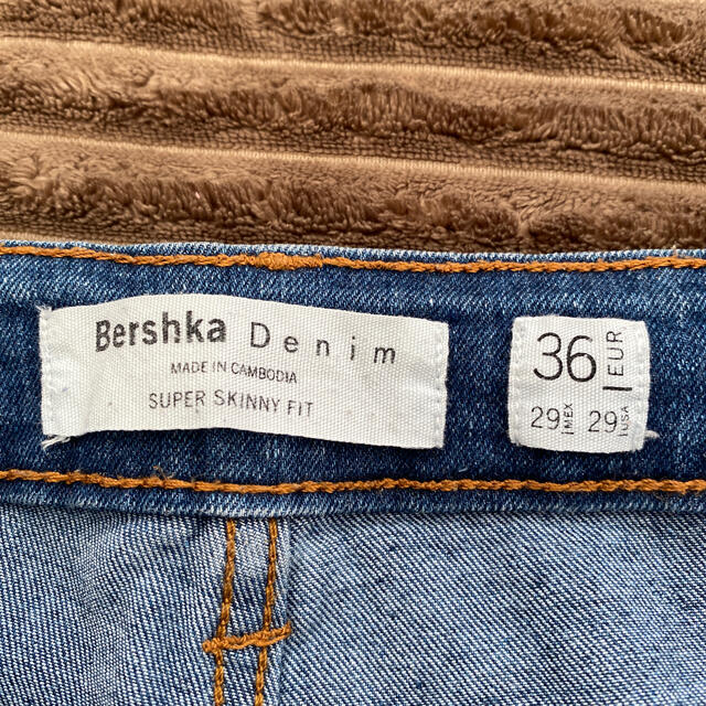 Bershka(ベルシュカ)のBershka デニム　36サイズ レディースのパンツ(デニム/ジーンズ)の商品写真