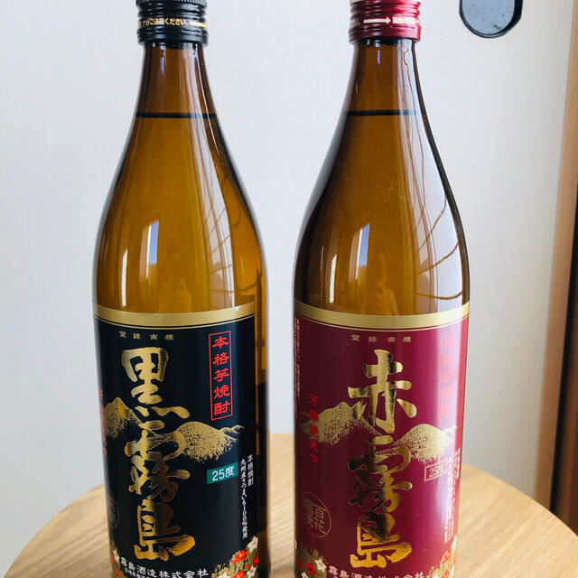 週末限定価格　焼酎　赤霧島と黒霧島のセット　各900ml 食品/飲料/酒の酒(焼酎)の商品写真