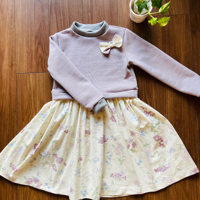 ★handmade★100 トレーナーワンピース　花柄 キッズ/ベビー/マタニティのキッズ服女の子用(90cm~)(ワンピース)の商品写真