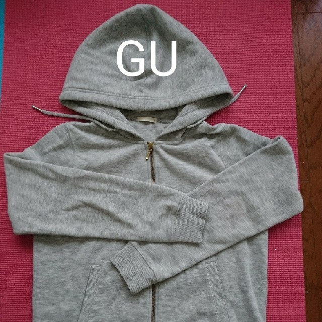 GU(ジーユー)のGU グレー パーカー M キッズ/ベビー/マタニティのキッズ服男の子用(90cm~)(ジャケット/上着)の商品写真