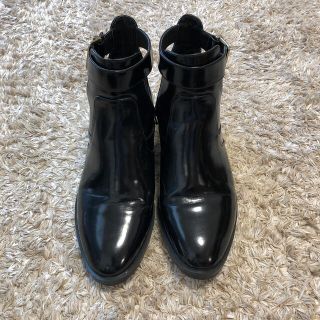 ザラ(ZARA)のZARA エナメルショートブーツ(ブーツ)