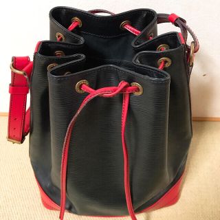 ルイヴィトン(LOUIS VUITTON)のお値下げ！！【美品】ルイヴィトン エピ 巾着バッグ(ショルダーバッグ)