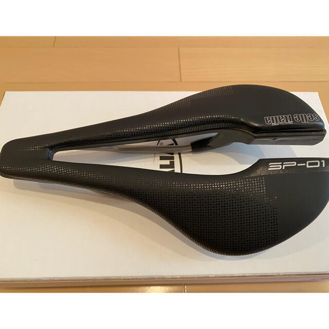 Selle Italia SP-01 チタンレール サドル 新品のサムネイル