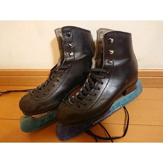 フィギュアスケート靴　19cm　黒　初心者向け(ウインタースポーツ)