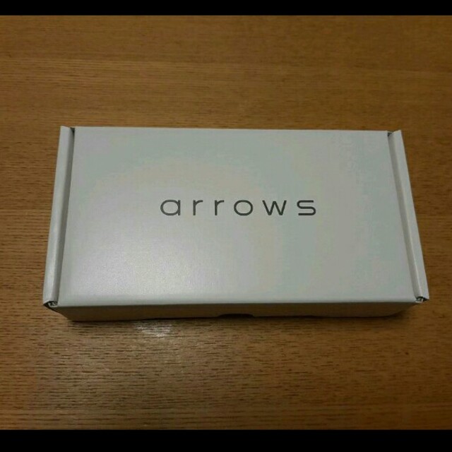 富士通 arrows M05 ホワイト