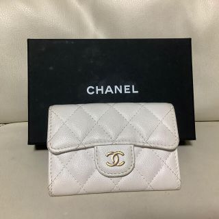 シャネル(CHANEL)のシャネル　カードケース　キャビアスキン　ホワイト(名刺入れ/定期入れ)