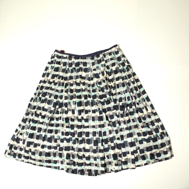 AMACA(アマカ)のAMACA 総柄 フレアスカート アマカ レディースのスカート(ひざ丈スカート)の商品写真