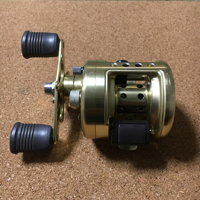 SHIMANO - シマノ ベイトリール スコーピオン 70HG (CBF85-ブラック)の