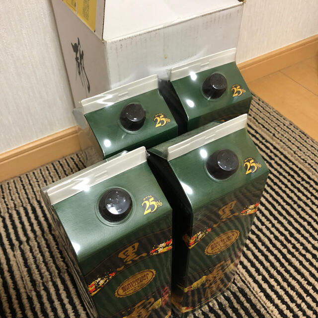 黒霧島 25度 1800ml4本セット  食品/飲料/酒の酒(焼酎)の商品写真