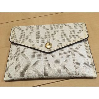 マイケルコース(Michael Kors)のマイケルコース Michael Kors カード パスポート ケース 中古品(財布)