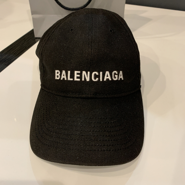 balenciaga cap L59 | www.jarussi.com.br