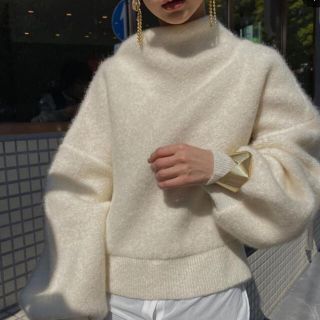 アメリヴィンテージ(Ameri VINTAGE)のMILD ROUND KNIT White 新品✳︎未使用(ニット/セーター)