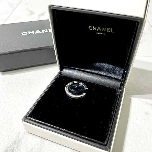 CHANEL(シャネル)の✨美品✨ CHANEL シグネチャー ホワイトゴールド Cリング  レディースのアクセサリー(リング(指輪))の商品写真