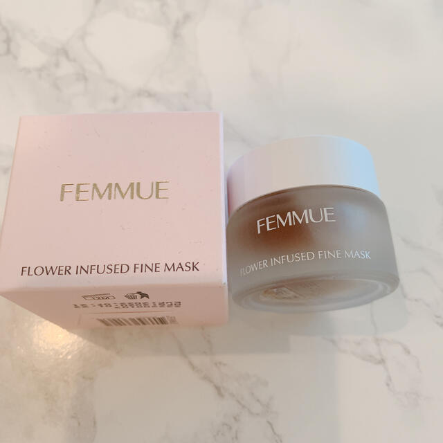 Cosme Kitchen(コスメキッチン)のfemmue フラワーインフューズドファインマスク16g コスメ/美容のスキンケア/基礎化粧品(パック/フェイスマスク)の商品写真