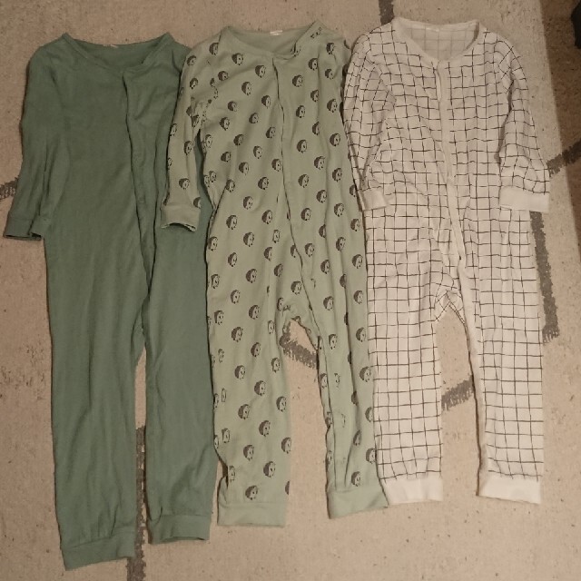 H&M(エイチアンドエム)のロンパース 3枚セット キッズ/ベビー/マタニティのキッズ服男の子用(90cm~)(パジャマ)の商品写真