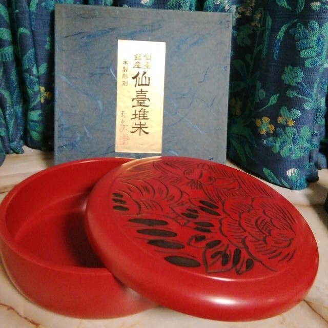 仙台推朱　漆器　菓子器　未使用 エンタメ/ホビーの美術品/アンティーク(漆芸)の商品写真