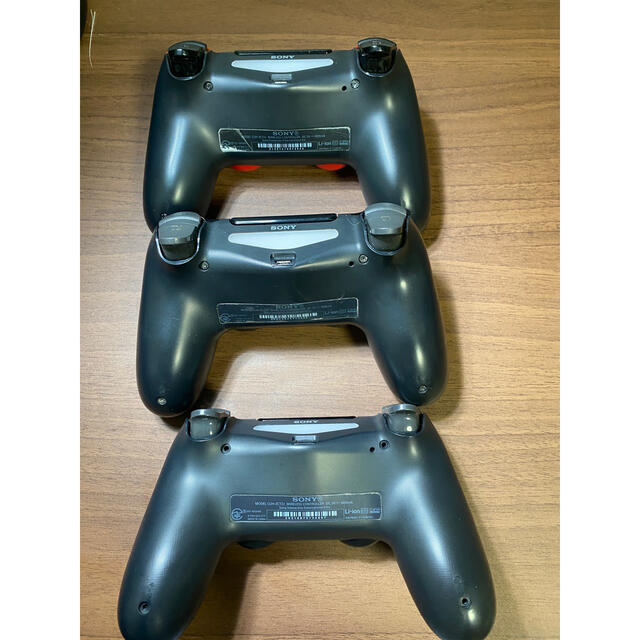 PlayStation4(プレイステーション4)のDualShock 4 ps4 コントローラー ジャンク品 エンタメ/ホビーのゲームソフト/ゲーム機本体(その他)の商品写真