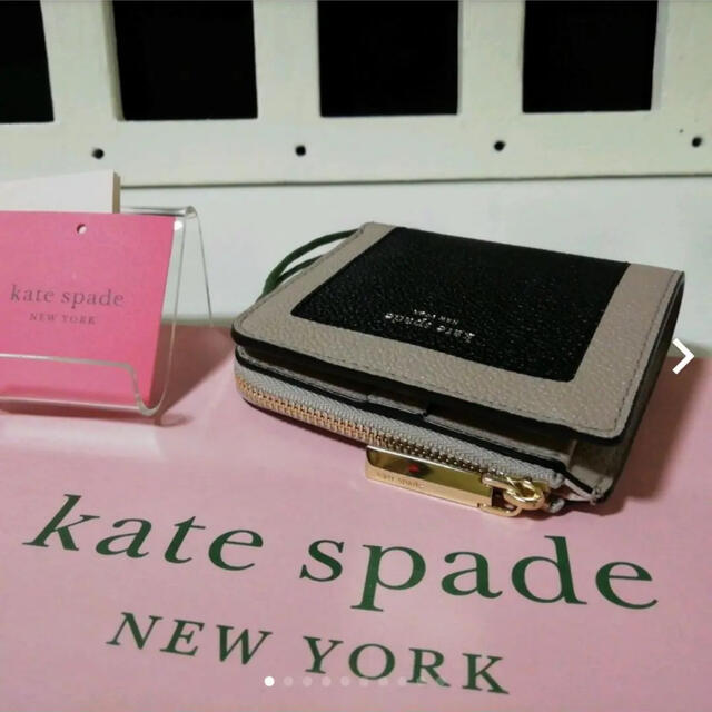 kate spade new york(ケイトスペードニューヨーク)の【kate spade new york】新品　二つ折り財布　バイカラー レディースのファッション小物(財布)の商品写真