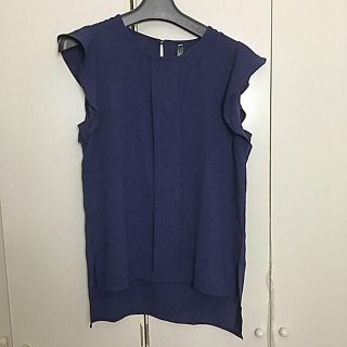 ザラ(ZARA)の新品 フリルブラウス ネイビー(シャツ/ブラウス(半袖/袖なし))