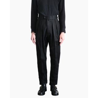 コモリ(COMOLI)のNEAT TOKYO COTTON PIQUE｜TAPERED - Black(スラックス)