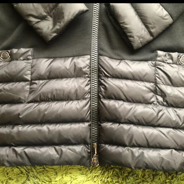 MONCLER(モンクレール)の１２月お値下げ！モンクレール ファー付きブルゾン！sizeＳ レディースのジャケット/アウター(ダウンジャケット)の商品写真