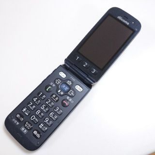 フジツウ(富士通)のdocomo F-01G ブラック らくらくホン ベーシック4 1102551(携帯電話本体)