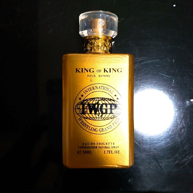 AMATIAS KING OF KING 新日本プロレス香水 スポーツ/アウトドアのスポーツ/アウトドア その他(格闘技/プロレス)の商品写真