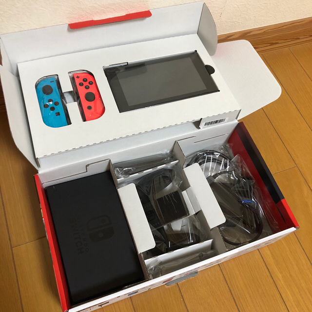 Nintendo Switch ネオンブルー/ネオンレッド 本体() 3