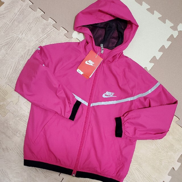 NIKE(ナイキ)のmahalo専用♪NIKE/ナイキ♪ジャケット/ジャンパー/上着♪120 キッズ/ベビー/マタニティのキッズ服女の子用(90cm~)(ジャケット/上着)の商品写真