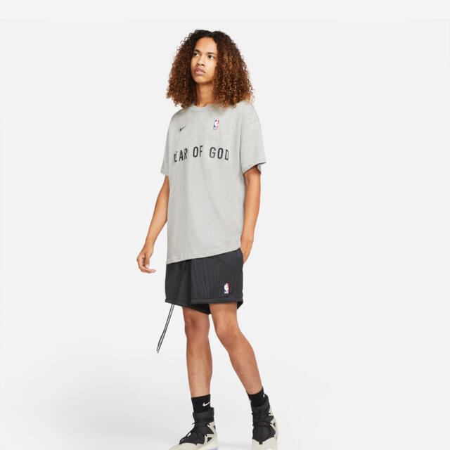 NIKE(ナイキ)のNike Fear of God Tシャツ NBA  グレー Lサイズ メンズのトップス(Tシャツ/カットソー(半袖/袖なし))の商品写真