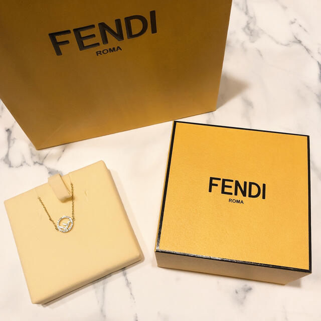 FENDI(フェンディ)のFENDI 人気 ブレスレット  レディースのアクセサリー(ブレスレット/バングル)の商品写真