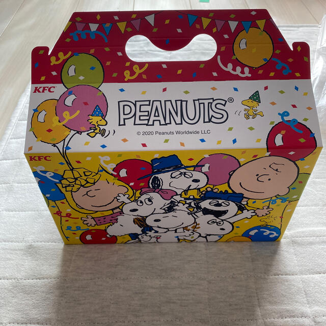 PEANUTS(ピーナッツ)のスヌーピーケンタッキーコラボボウル4種コンプリート品 インテリア/住まい/日用品のキッチン/食器(食器)の商品写真