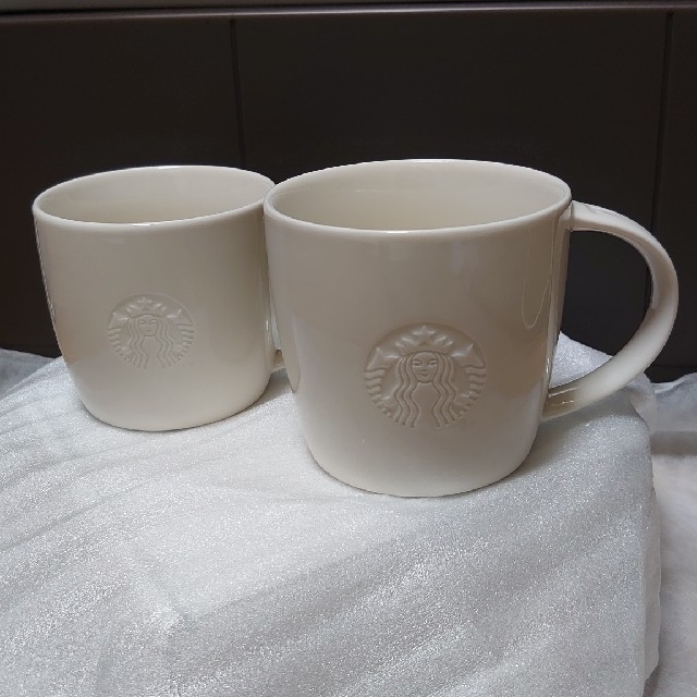 Starbucks Coffee(スターバックスコーヒー)のひーこむ様専用！新品！STARBUCKS マグカップ 4個セット インテリア/住まい/日用品のキッチン/食器(グラス/カップ)の商品写真