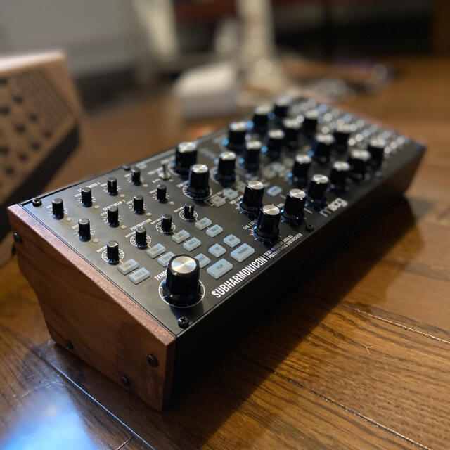 moog(ムック)のMoog Subharmonicon  楽器の鍵盤楽器(キーボード/シンセサイザー)の商品写真